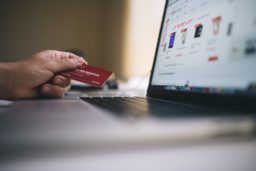 7 of the Best Direct-to-Consumer Startup Success Stories